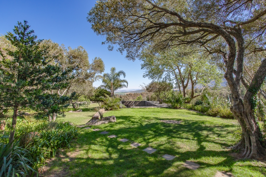 To Let Commercial Property for Rent in Bainskloof Western Cape